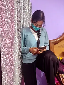 Snapshot of Student12th chatting on 26, 11, 2025 Student12th online show from 26, 11, 2025