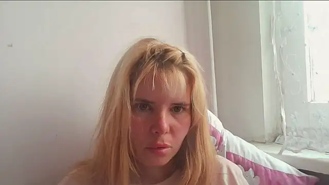Snapshot of HornyElena chatting on 10, 6, 2026 HornyElena online show from 10, 6, 2026