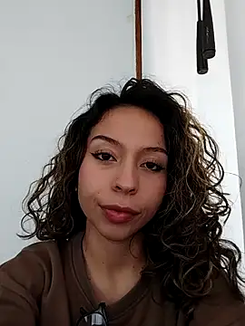 LuluuBerry online show from 3, 12, 2025