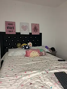 LoliitaBennett online show from 24, 3, 2026