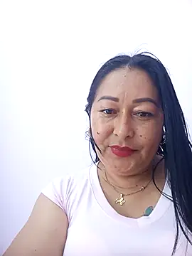 Snapshot of keilaJhonsom1 chatting on 1, 12, 2025 keilaJhonsom1 online show from 1, 12, 2025