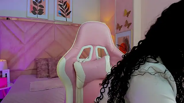 Snapshot of DemiJones_ chatting on 7, 2, 2026 DemiJones online show from 7, 2, 2026