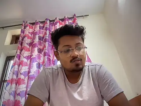 Snapshot of Your_yash2 chatting on 6, 11, 2025 Your yash2 online show from 6, 11, 2025