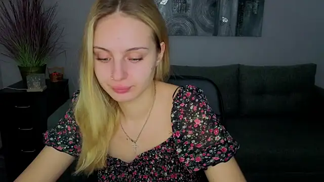 Tina Jonesi online show from 10, 11, 2025