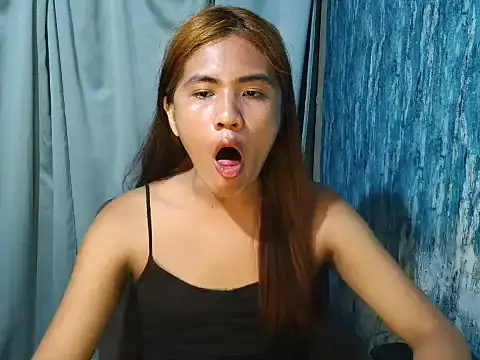 Snapshot of Rema_thebigcock chatting on 15, 6, 2026 Rema thebigcock online show from 15, 6, 2026