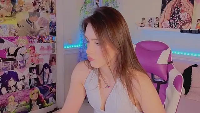 SofiBelucci online show from 8, 11, 2025