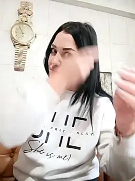 Snapshot of Hilly_Bernie chatting on 8, 11, 2025 Hilly Bernie online show from 8, 11, 2025