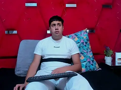 Emmaanddarling online show from 21, 11, 2025