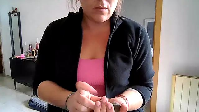 Domiqueen online show from 13, 11, 2025