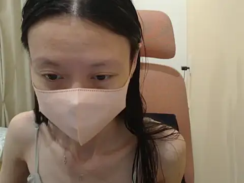 Lil-Cherries online show from 10, 4, 2026