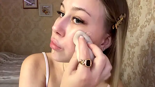 Rose Lachrymose online show from 7, 11, 2025