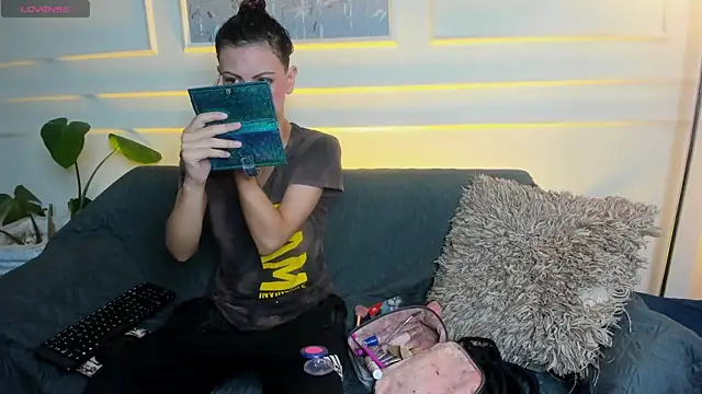 Snapshot of AliceMadnes chatting on 13, 3, 2026 AliceMadnes online show from 13, 3, 2026