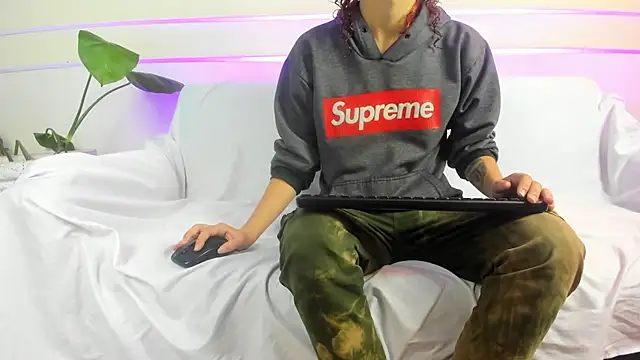 Snapshot of AliceMadnes chatting on 24, 3, 2026 AliceMadnes online show from 24, 3, 2026