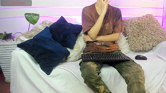 Snapshot of AliceMadnes chatting on 9, 4, 2026 AliceMadnes online show from 9, 4, 2026