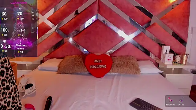 Lily Queen30 online show from 4, 12, 2025