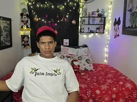 Snapshot of JUANBIGCOCK21CM chatting on 14, 12, 2025 JUANBIGCOCK21CM online show from 14, 12, 2025