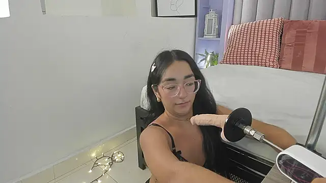 NicoletCherry   online show from 16, 12, 2025