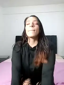 Vianca Costt online show from 4, 12, 2025