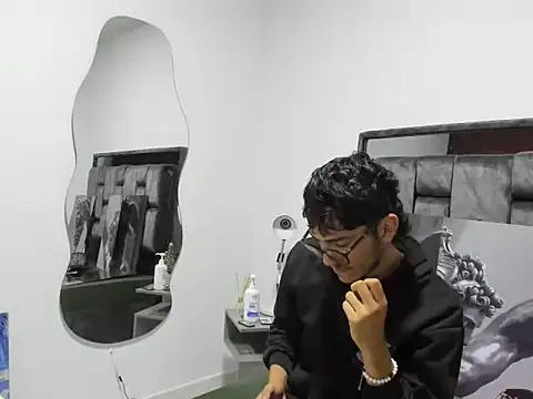 Snapshot of maximoseductor chatting on 8, 11, 2025 maximoseductor online show from 8, 11, 2025