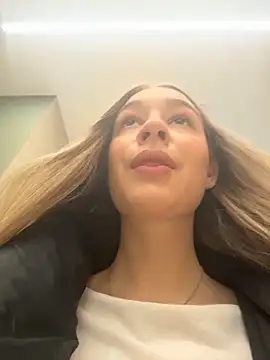 SashaCatt online show from 3, 3, 2026