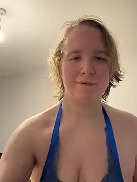 Snapshot of MollyWest_ chatting on 13, 11, 2025 MollyWest online show from 13, 11, 2025