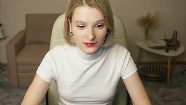 EvitaMull online show from 10, 11, 2025