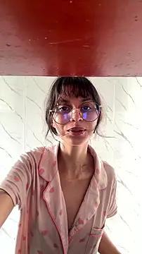 Snapshot of Tamara_Aluna_ chatting on 6, 8, 2026 Tamara Aluna online show from 6, 8, 2026