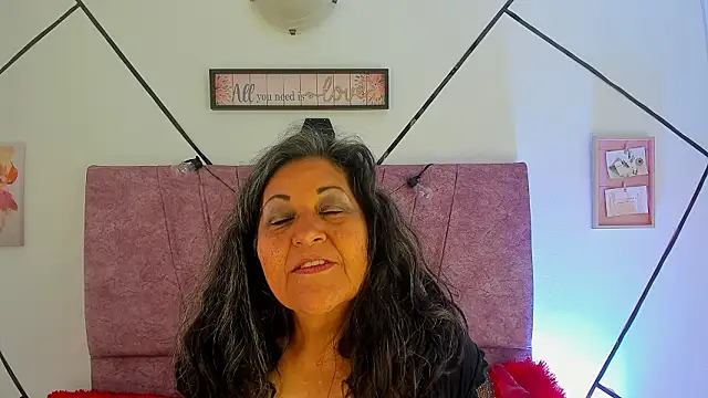 Victoriaa Anderson online show from 2, 2, 2026