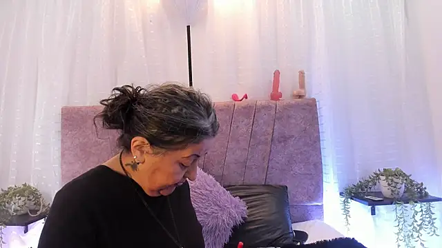 Victoriaa Anderson online show from 1, 4, 2026