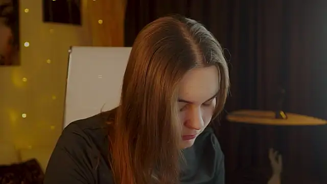 Snapshot of FrancescaCavaliere chatting on 3, 12, 2025 FrancescaCavaliere online show from 3, 12, 2025