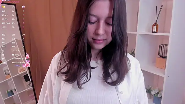 ColetteNeary online show from 4, 12, 2025