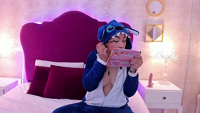 EllaEvanz online show from 21, 12, 2025