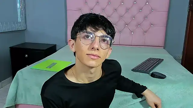 ElanGiraldo online show from 13, 1, 2026