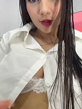 EmmiiGlow online show from 11, 1, 2026