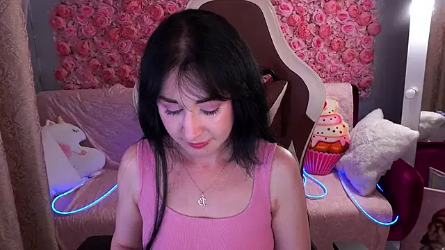 Snapshot of CarolinaaFoxyyy chatting on 18, 5, 2026 CarolinaaFoxyyy online show from 18, 5, 2026