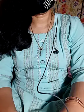 Snapshot of HotGirl23231 chatting on 18, 5, 2026 HotGirl23231 online show from 18, 5, 2026