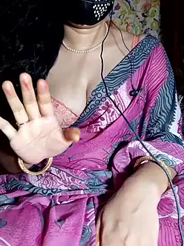 Snapshot of HotGirl23231 chatting on 21, 5, 2026 HotGirl23231 online show from 21, 5, 2026