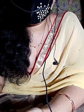 Snapshot of HotGirl23231 chatting on 27, 5, 2026 HotGirl23231 online show from 27, 5, 2026