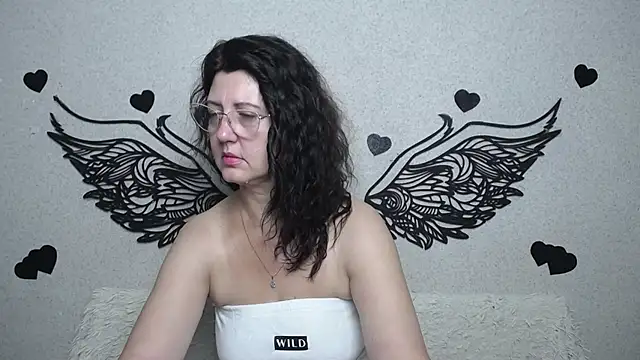 Snapshot of RoseHille chatting on 5, 7, 2026 RoseHille online show from 5, 7, 2026