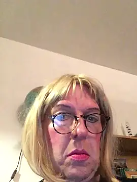 simone xdressing online show from 19, 1, 2025