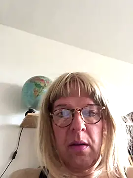 simone xdressing online show from 17, 9, 2025