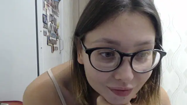 Snapshot of your__gena chatting on 12, 11, 2025 your gena online show from 12, 11, 2025