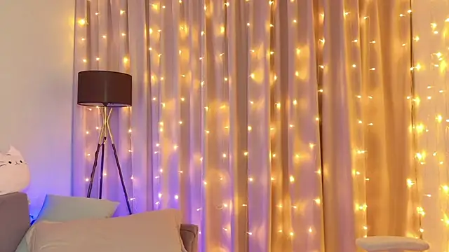 Snapshot of ur_shy_bambi chatting on 9, 2, 2026 ur shy bambi online show from 9, 2, 2026