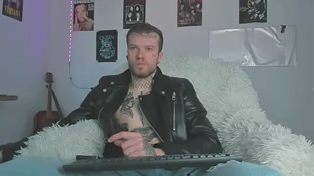 Huntall77 online show from 2, 4, 2026