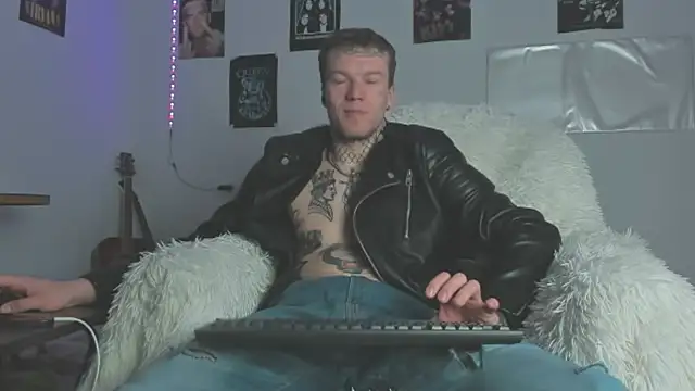 Huntall77 online show from 13, 4, 2026