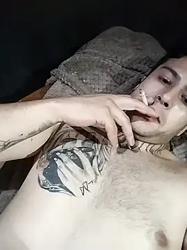 Snapshot of Latrelzin17 chatting on 4, 12, 2025 Latrelzin17 online show from 4, 12, 2025