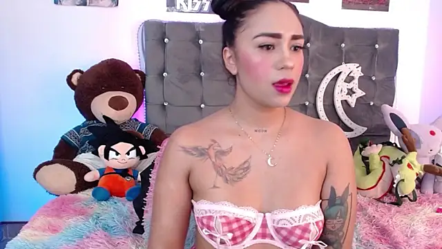 lunabritton1 online show from 9, 4, 2026