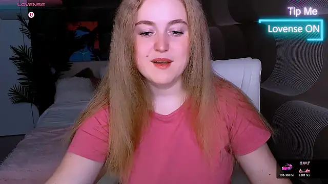 Snapshot of Kate_Moan chatting on 23, 11, 2025 Kate Moan online show from 23, 11, 2025