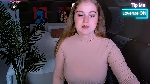 Snapshot of Kate_Moan chatting on 26, 11, 2025 Kate Moan online show from 26, 11, 2025