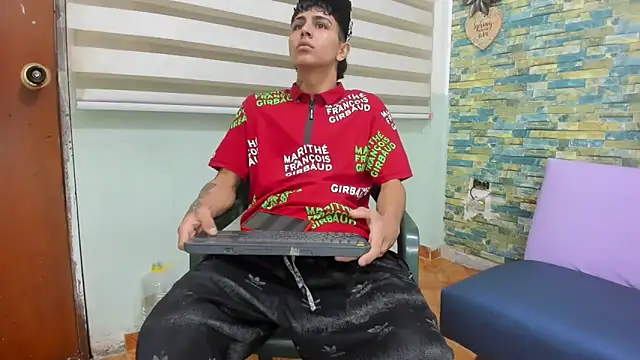 Snapshot of naughty_boy_Maicoll chatting on 18, 11, 2025 naughty boy Maicoll online show from 18, 11, 2025